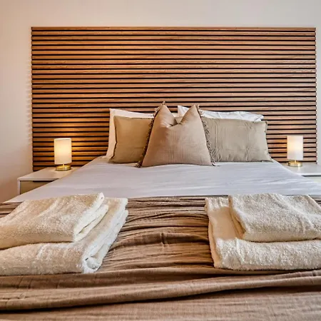 Apartment 3 Bedroom Apartment By Paul & Malin Properties Short Lets & Serviced Accommodation Manchester With Free Parking & Gym Access Manchester