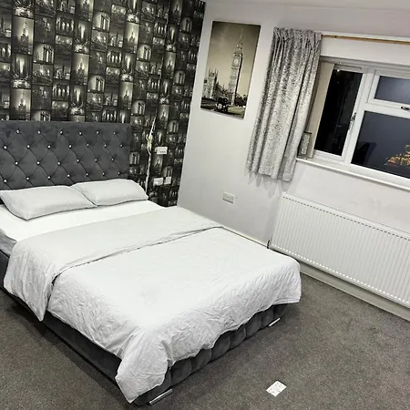 Mizz Place * Manchester