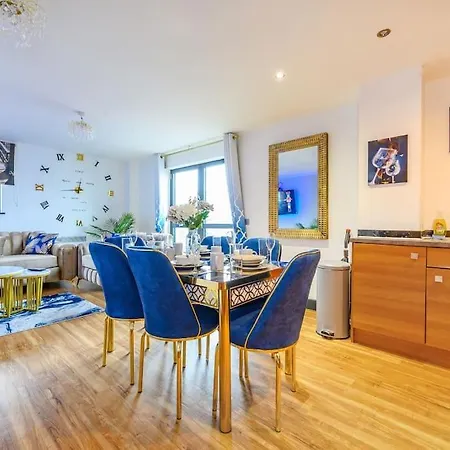 138Cs - Stylish 2-Bed Apartment In Manchester *