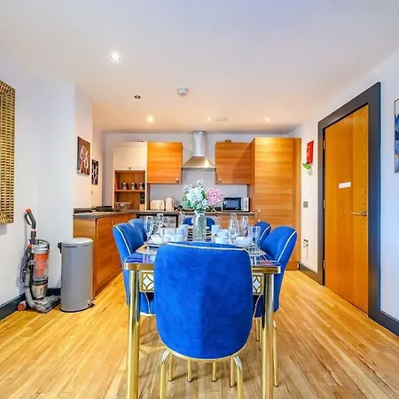 138Cs - Stylish 2-Bed Apartment In Manchester
