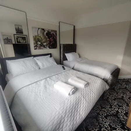 Clayton Homestay szállás *