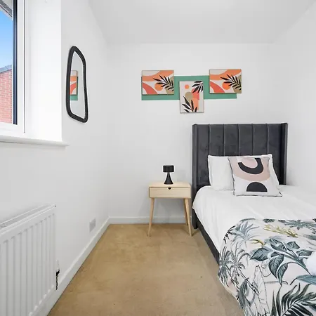 3 Bed Near Etihad Stadium