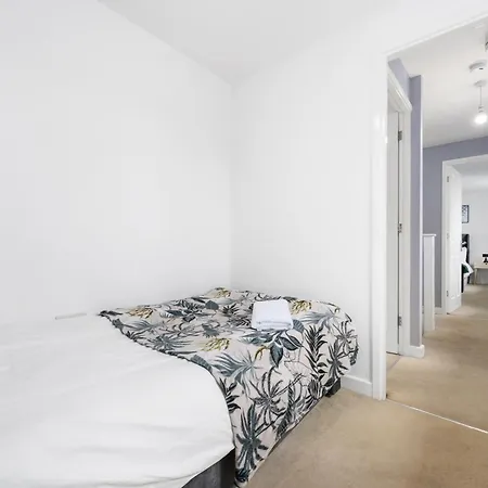 3 Bed Near Etihad Stadium Manchester