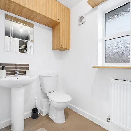 3 Bed Near Etihad Stadium Manchester