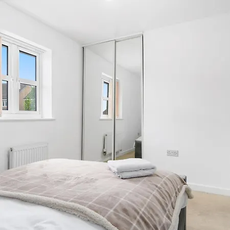 3 Bed Near Etihad Stadium *