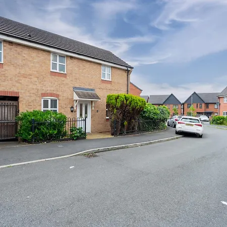 3 Bed Near Etihad Stadium Holiday home