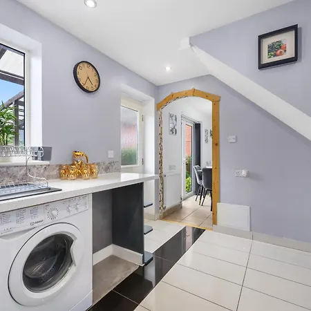 3 Bed Near Etihad Stadium Ferienhaus *