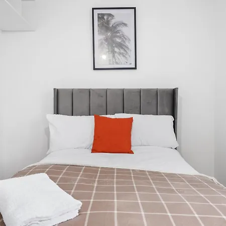 3 Bed Near Etihad Stadium Manchester