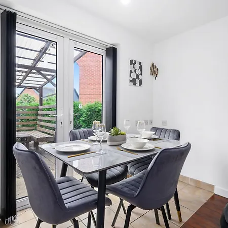 3 Bed Near Etihad Stadium