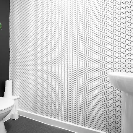 Σπίτι διακοπών 2 Bed House With Garden - Sleeps 7 - Salford - - Free Parking - 3 Double Beds & 1 Single - Free Netflix & Fast Wifi - 6 Min To Centre, Close To Trafford Centre, Etihad Stadium, Arena, Clubs & *