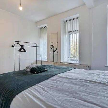 Pass The Keys Luxury In Center Parking Apartment Manchester