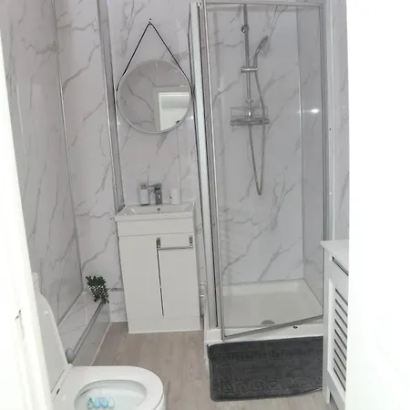 Mdz Luxe Stays-sleeps 6 Apartment Manchester