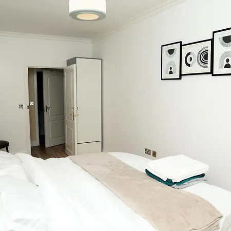 Apartment Mdz Luxe Stays-sleeps 6 *