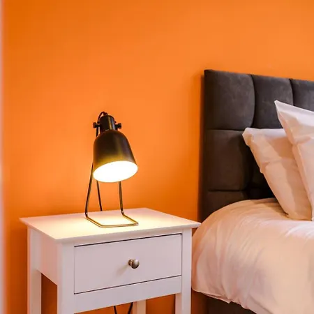 Park Lane Retreat 3br With Driveway Parking Holiday home Manchester