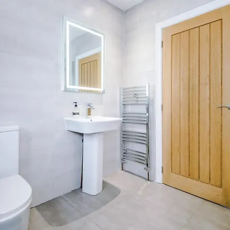 Park Lane Retreat 3br With Driveway Parking Holiday home