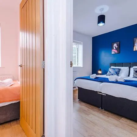 Park Lane Retreat 3br With Driveway Parking * Manchester