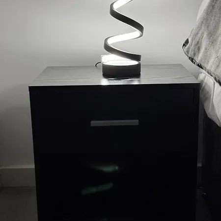 Modern Smart 2 Bedroom *