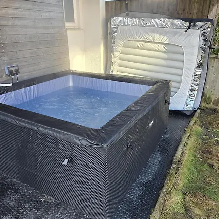 3 Bed House Etihad Stadium, Coop Live Private Parking With Optional Hot Tub Дом отдыха