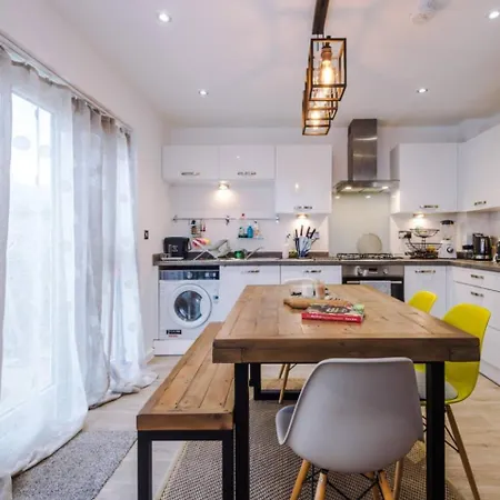 Cozy 1br In Vibrant Free Parking Manchester