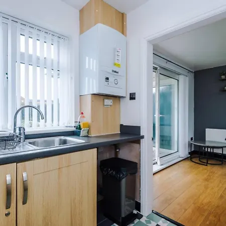 Hideaway Cozy 3br With Free Parking *