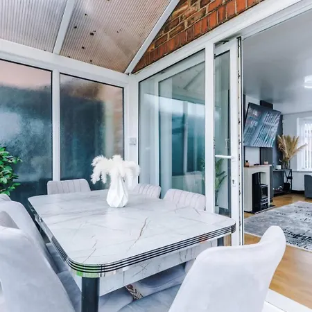 度假居 Hideaway Cozy 3br With Free Parking *