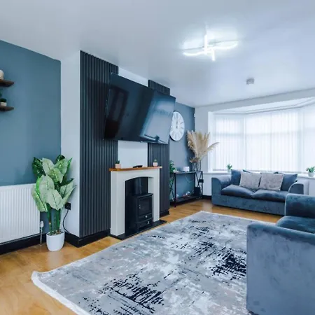 Hideaway Cozy 3br With Free Parking 度假居 *