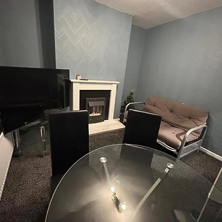 Holiday home Housesleeps9-fireplace-garden-bbq-tv
