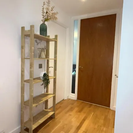 2bed 2bath Apartment Manchester