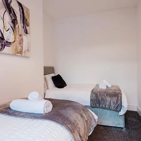 Free Parking, Late Check Out Coop Live Etihad Stadium 3-bed House شقة *