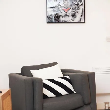 Apartment Apartment-sleeps4-streetparking-balcony-duplex
