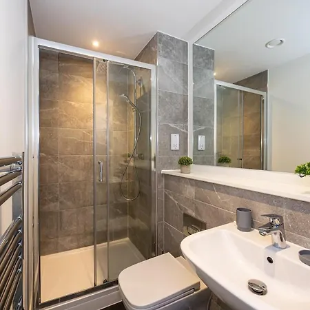 Manchestercentre , Salford, Lakeside *