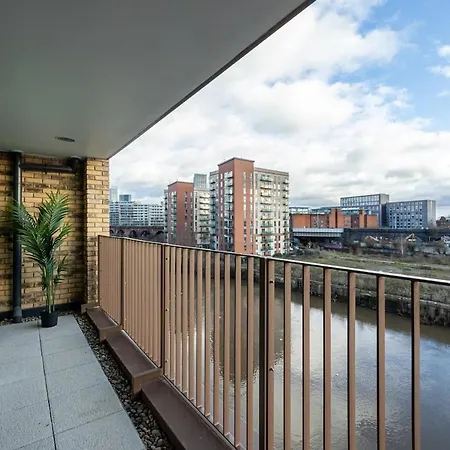 Manchestercentre , Salford, Lakeside Манчестер