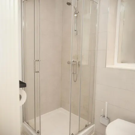 Apartment-sleeps4-streetparking-balcony-duplex * Manchester