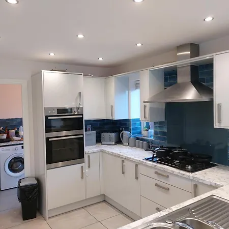 Villa Luxury 4 Bedrooms Detached House Free Multi Cars Parking - Easy Access To Mancheater City Football Ground - City Centre & Motorways Manchester