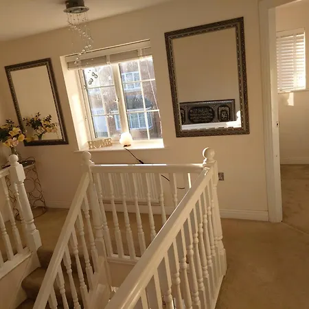 Villa Luxury 4 Bedrooms Detached House Free Multi Cars Parking - Easy Access To Mancheater City Football Ground - City Centre & Motorways Manchester