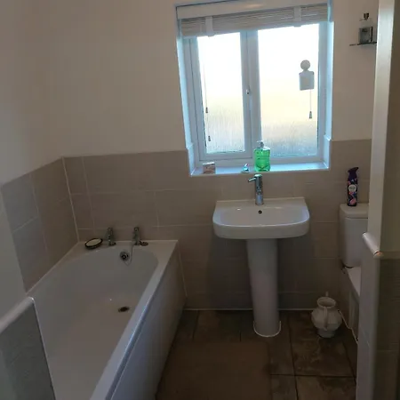 Hébergement de vacances Luxury 4 Bedrooms Detached House - Free Multi Cars Parking - Easy Access To City Centre & City Football Ground *