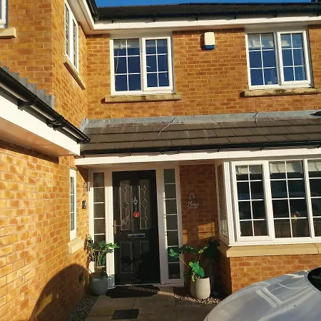 Luxury 4 Bedrooms Detached House - Free Multi Cars Parking - Easy Access To City Centre & City Football Ground *