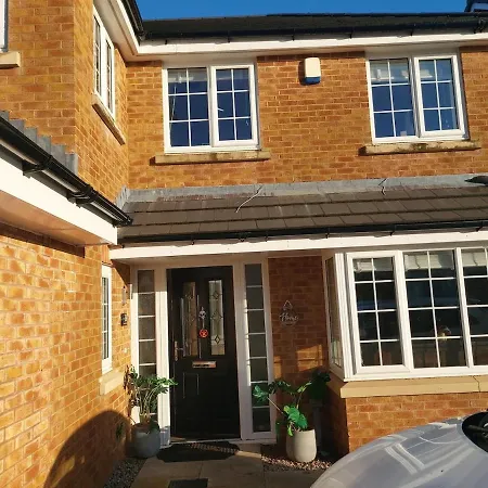 Hébergement de vacances Luxury 4 Bedrooms Detached House - Free Multi Cars Parking - Easy Access To City Centre & City Football Ground