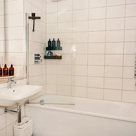 New 1 Xl Bed - Free Parking Pool Gym Rooftop