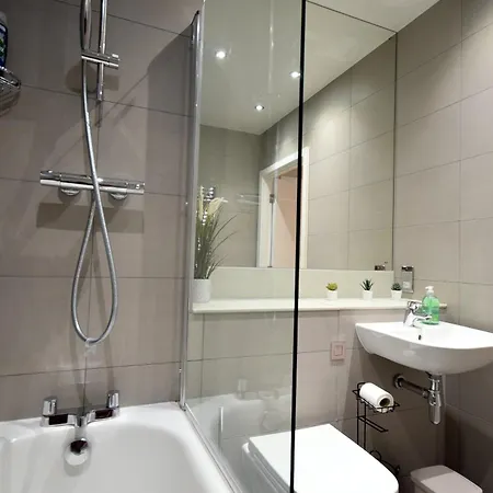 Life Top-floor 2-bed 1-bath In Ancoats Manchester