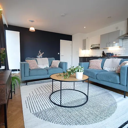 Apartment Life Top-floor 2-bed 1-bath In Ancoats *