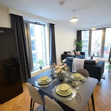 Life 2-bed 1-bath In New Cross Apartment Manchester
