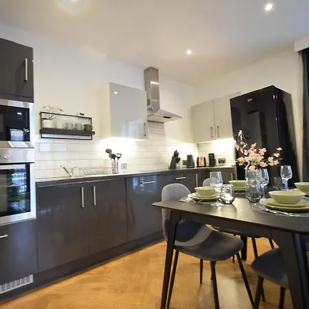 Life 2-bed 1-bath In New Cross Apartment *