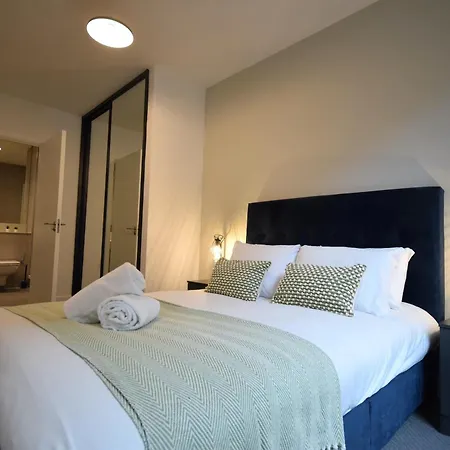 Life 2 - 2-bed 1-bath In New Cross Апартаменты