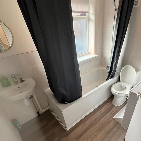 Apartment Swinton, 2 *