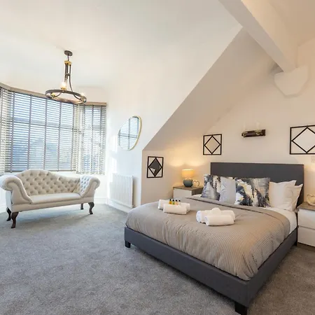 Richmond Retreat - Luxurious And Comfortable Spacious 2 Floor Apartment Manchester