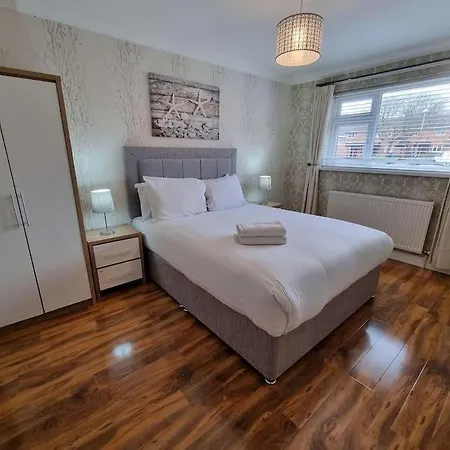 Stunning Family Close To The Centre *