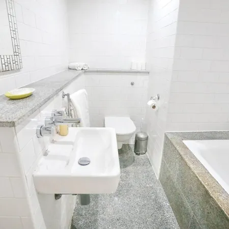 דירה Pass The Keys Quirky Flat In The Heart Of The