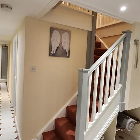 Apartment Posyrooms