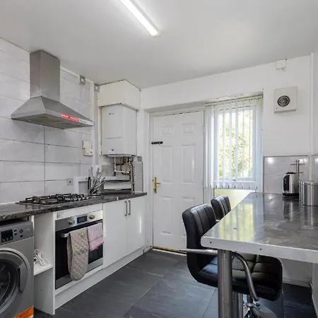 Cosy And Spacious Townhouse In Old Trafford Ferienhaus *